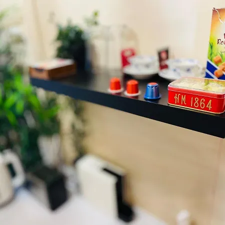 Lovely Bath & Balcony Victory Square 2 Room Apartment-3